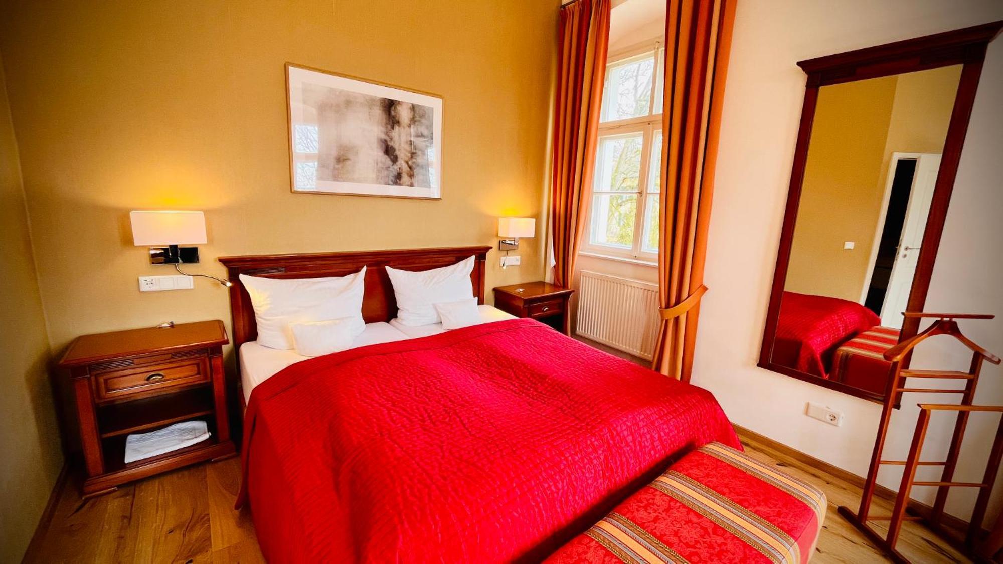 Hotel Schloss Burgellern 4*
