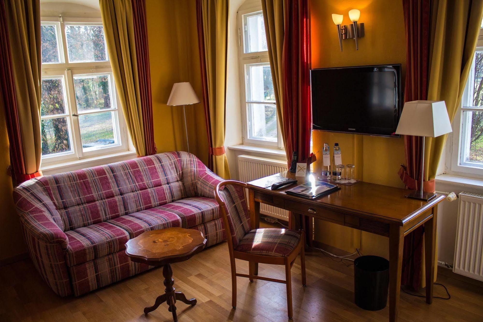 Schloss Burgellern Hotel 4*